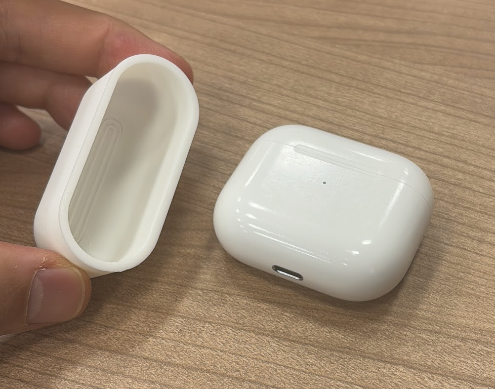USB-C Battery Sleeve for Apple AirPods Case image 3