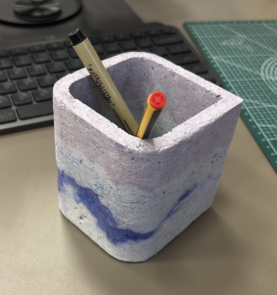 Recycled Paper Pulp Pencil Holder image 3
